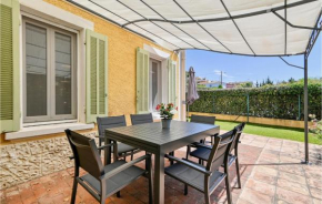 3 Bedroom Lovely Home In Sanary-Sur-Mer